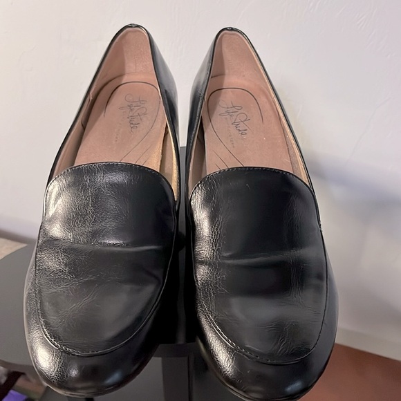 Life Stride soft system black loafers, size 9W. - Picture 3 of 11